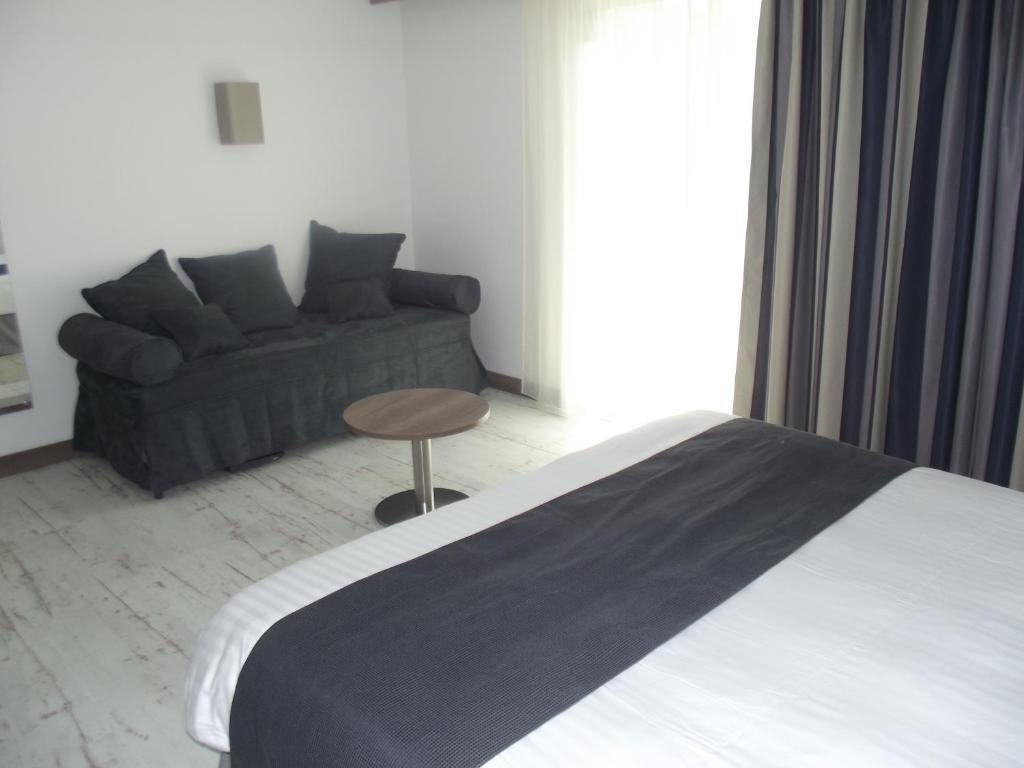 Hotel Le Domaine Des Oliviers Pierrelatte Pokój zdjęcie